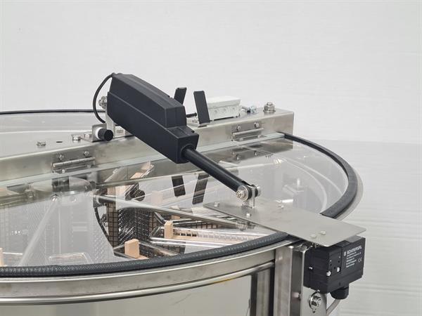 CFM-Radial extractor 60 deep frames, Ø 125 cm, motordrive underneath, radial fully automatic, low tank, with lid opener