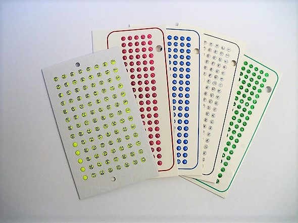 Queen marking discs with numbers, available in 5 different colors