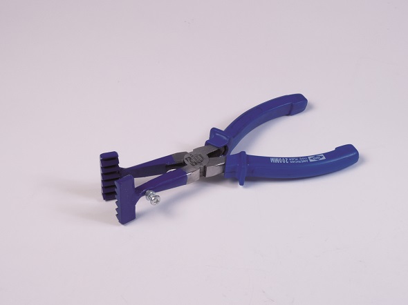 Wire clamp plier