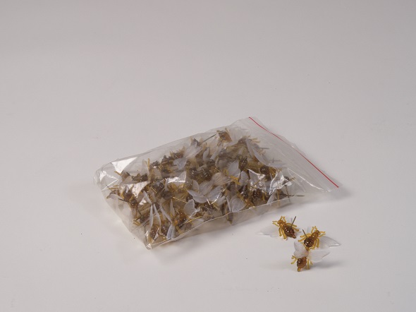Bee pin