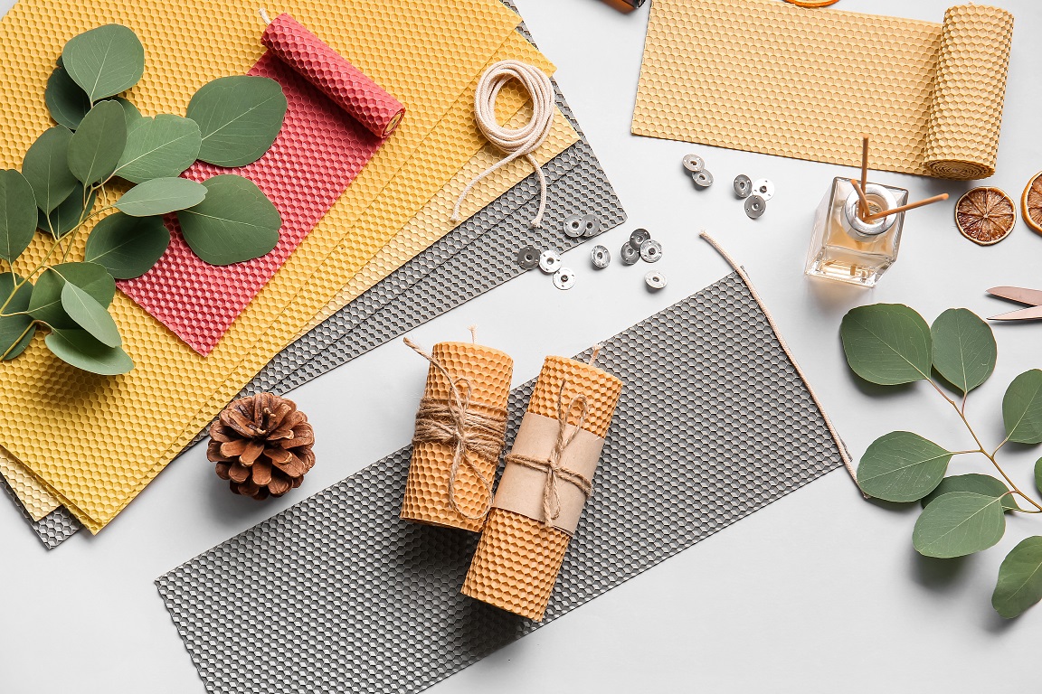 AdobeStock_445578712_kerzen_rollen_klein