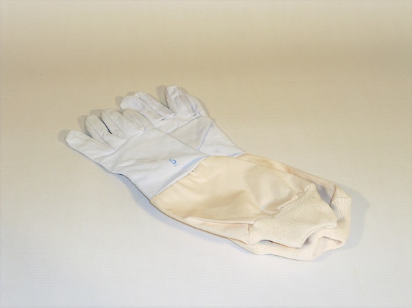 Leather gloves, available in 3 different sizes