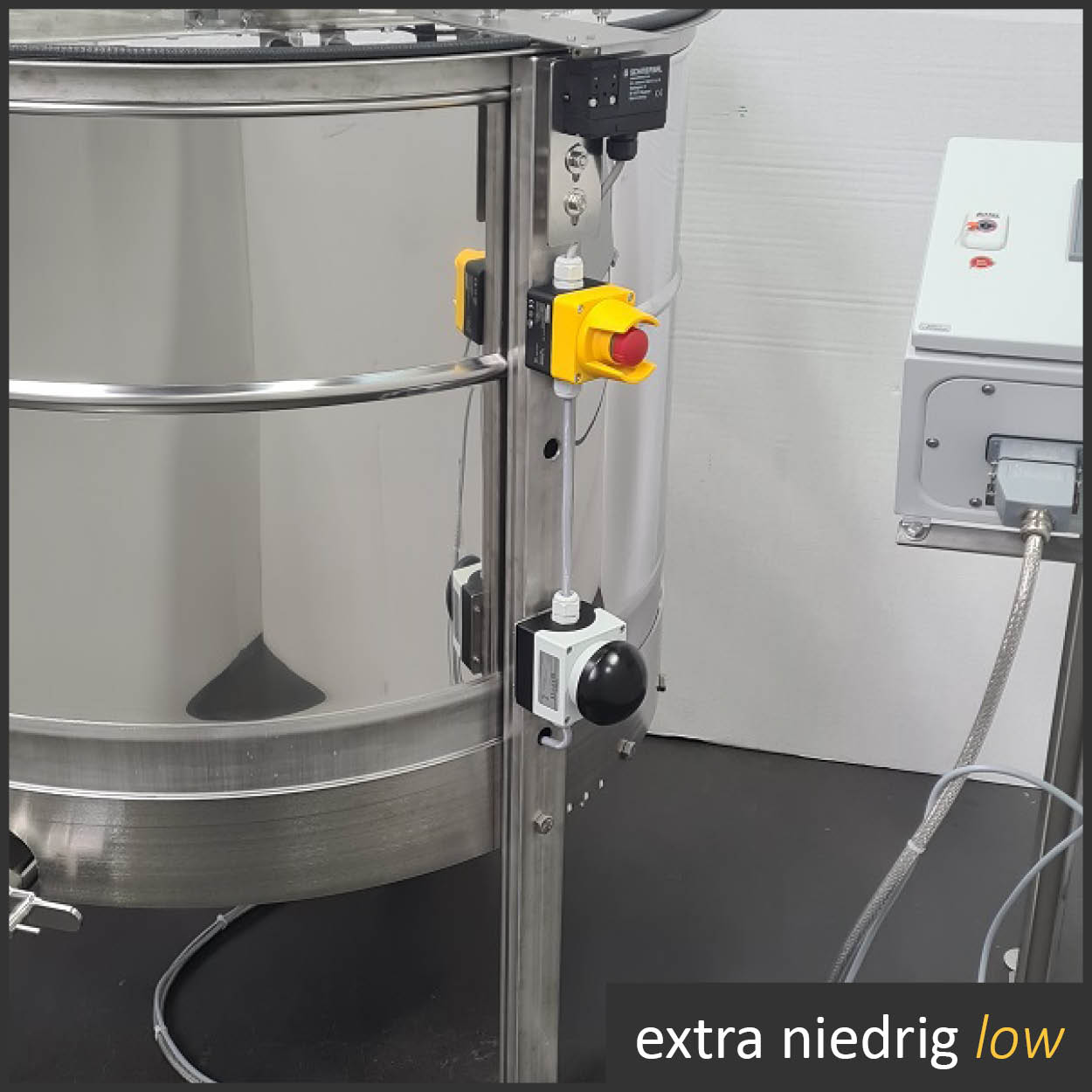 CFM-Honigschleuder 42-Waben, radial, Unterantrieb mit Radialvoll. mit Deckelöffner niedrig