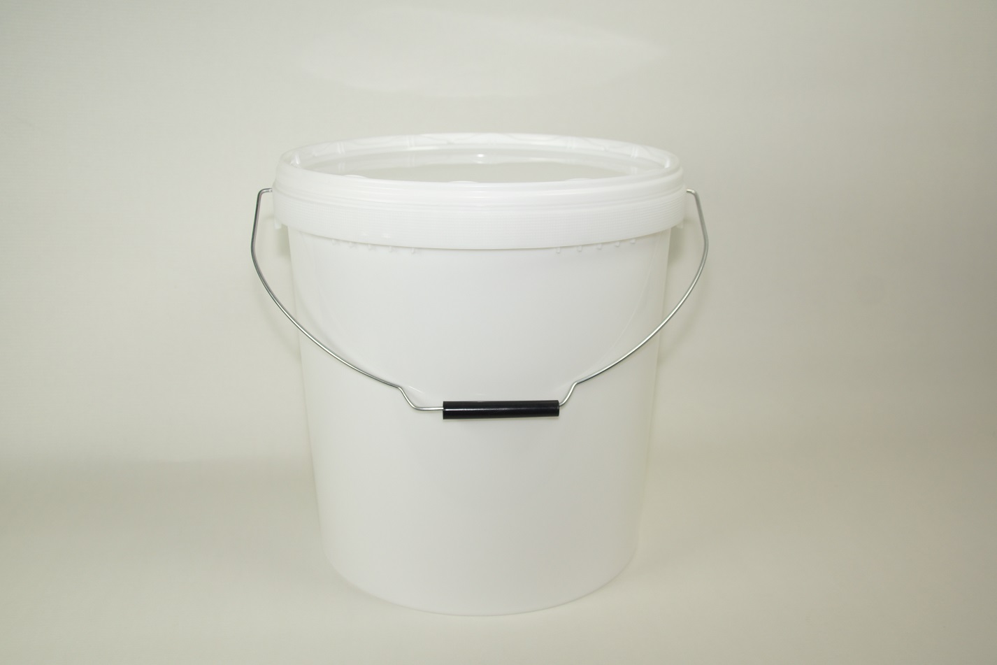 Plastic bucket 12,5 kg (without imprint) ERC