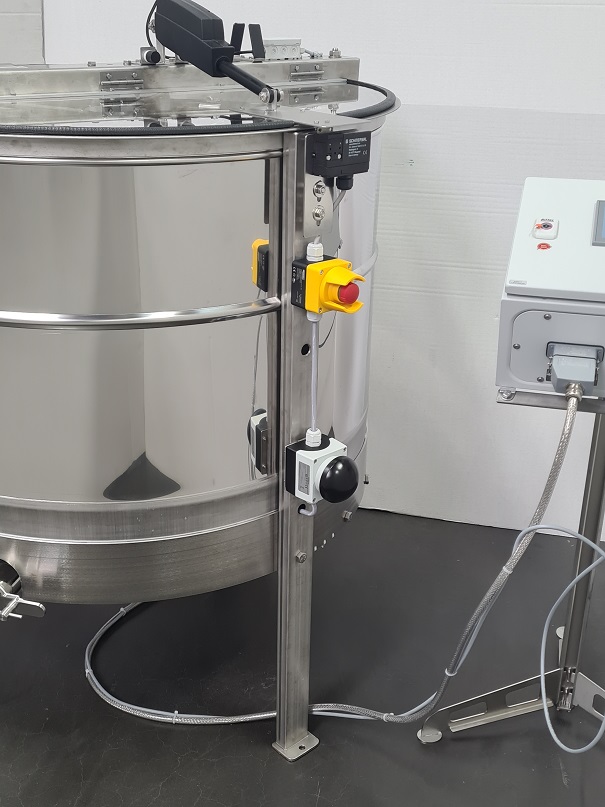 CFM-Honigschleuder 60-Waben, radial, Unterantrieb mit Radialvollautomatik mit Deckelöffner