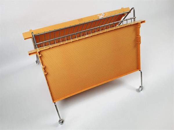 Frame support for uncapping wax melter