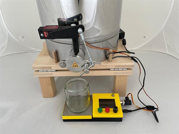 Honey filling set with 50 kg tank with locks consisting of the following