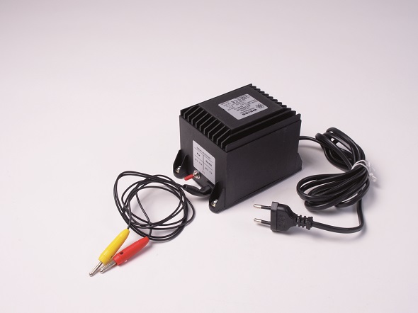 Transformer, large, with switch to change between stainless steel and tinned wire