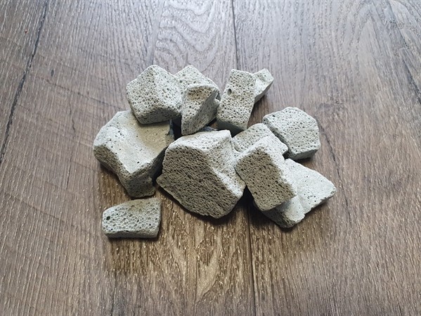 Floating stones (bag with approx. 2.2 kg)