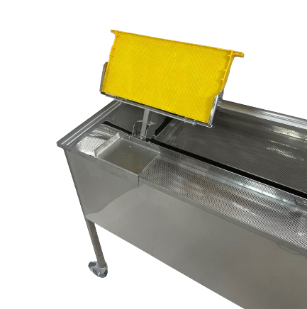 Mounting support for turning station for frames 40 mm on uncapping table