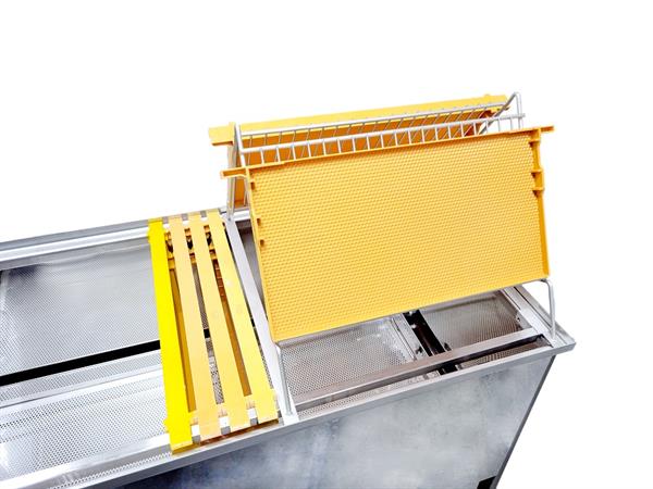 Frame support for uncapping table
