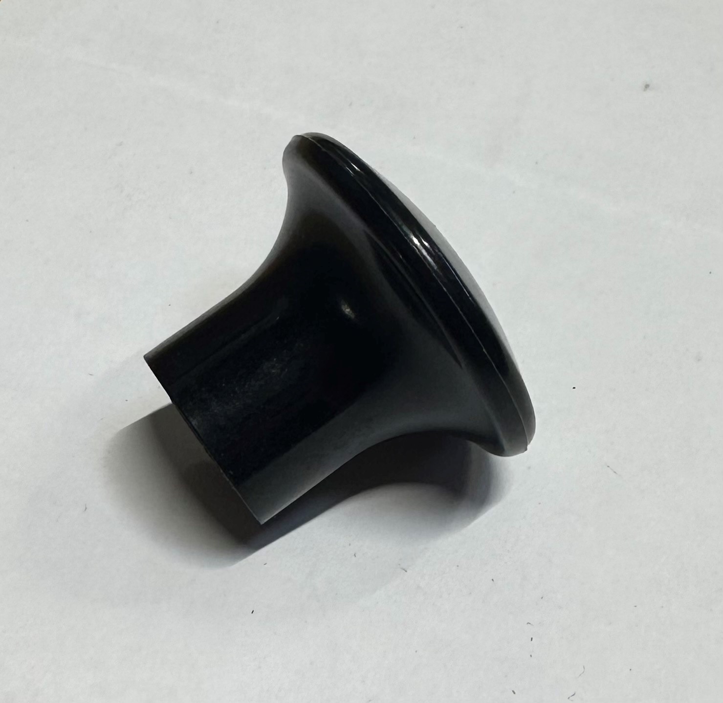 Zugknopf schwarz