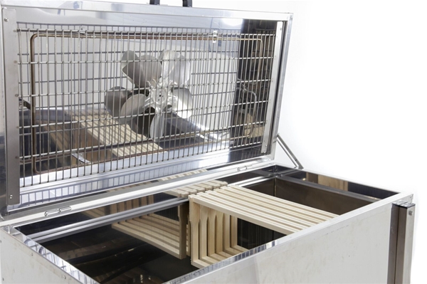 Frame holder for uncapping wax melter